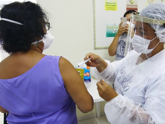 São José segue vacinando idosos de 63 anos  Claudio Vieira/PMSJC