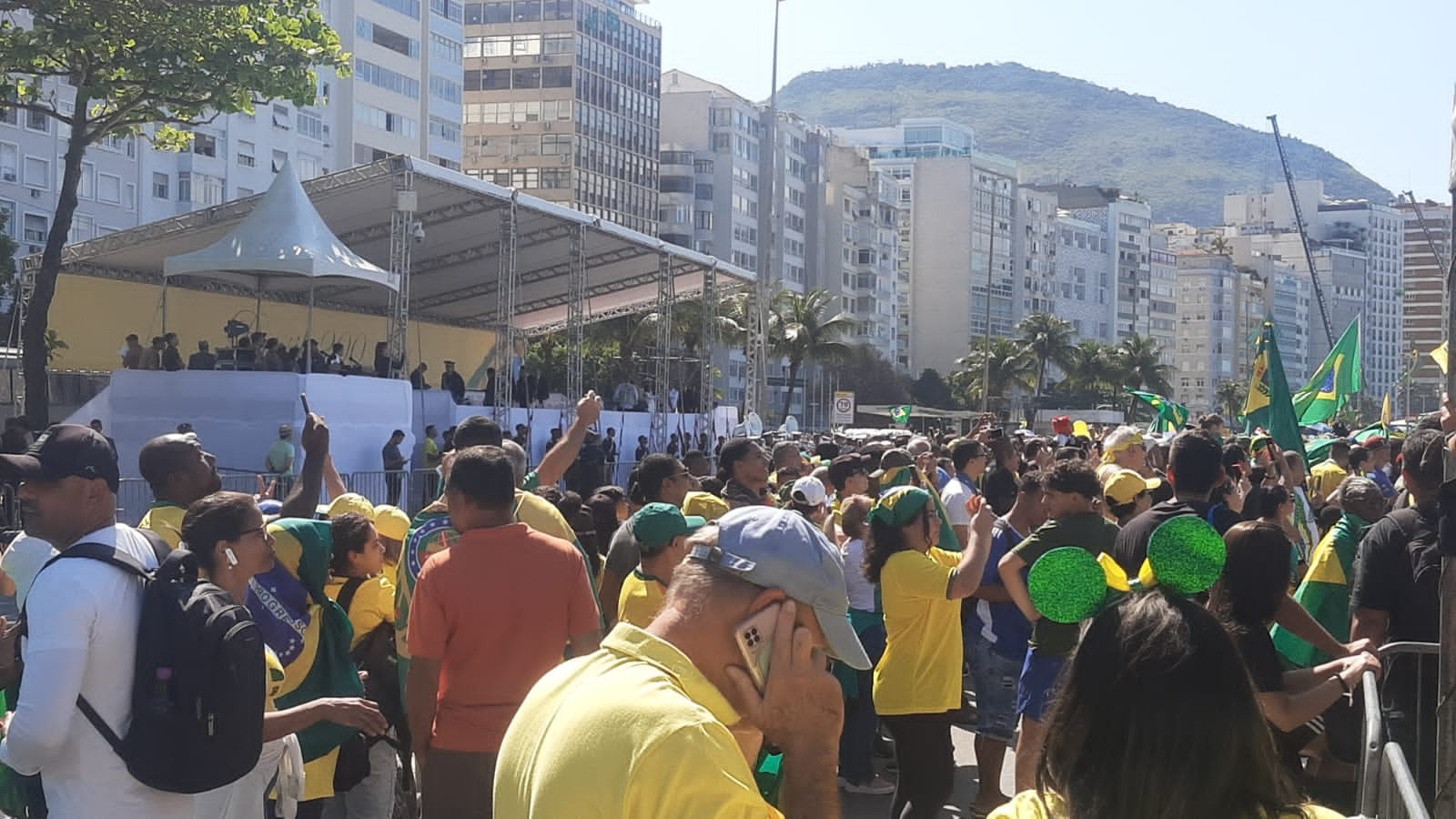 A caminhada começou na Candelária e seguiu até o Cais do Valongo, na Zona Portuária. Gustavo Sleman/BandNews FM