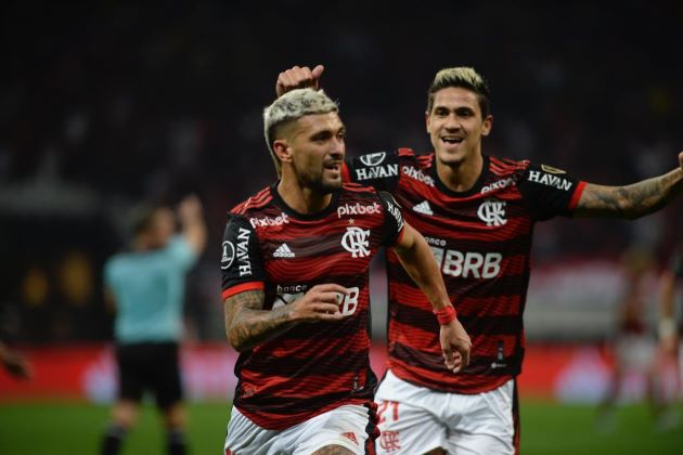 Futebol do Flamengo varreu a pressão de jogar em Itaquera