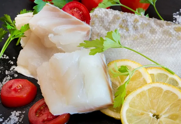 Bacalhau vira salada com escarola e alho assado nessa receita do István Wessel 