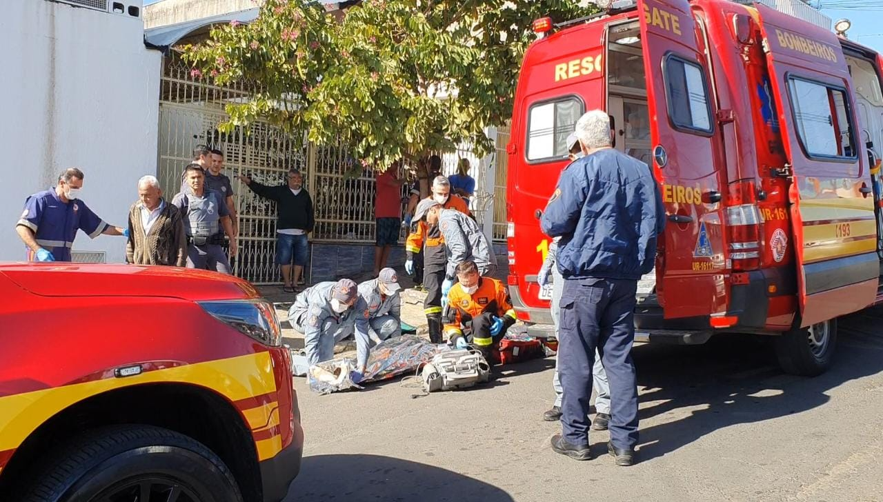 Caminhão guincho desgovernado atropela o próprio motorista em Piracicaba