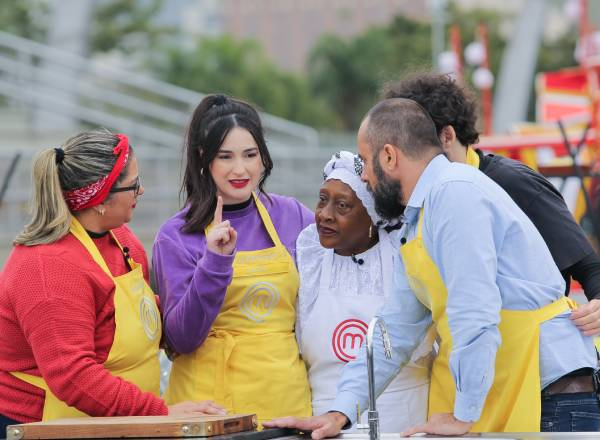 Prova externa no sambódromo agita o MasterChef Melissa Haidar/Band