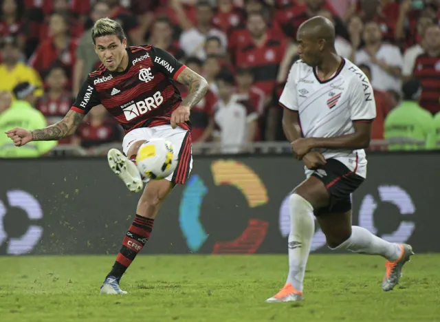 Athletico-PR e Flamengo decidem vaga na semifinal da Copa do Brasil