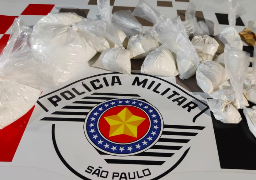 Homem é preso por tráfico de drogas no Parque dos Sinos, em Jacareí Divulgação/Polícia Militar