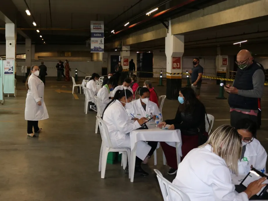 Vacinação para o público de 32 anos é liberada nesta quarta-feira (21) na capital paulista.