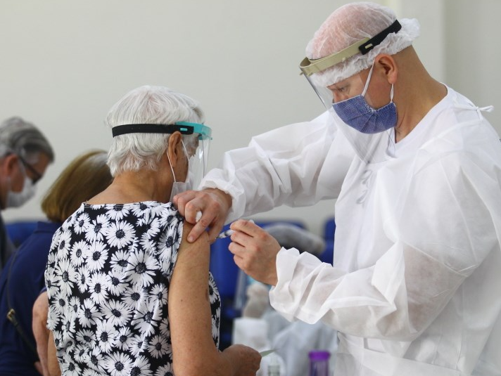 Vacinação dos idosos da faixa etária de 85 a 89 anos começa na quinta-feira (11) Claudio Vieira/PMSJC