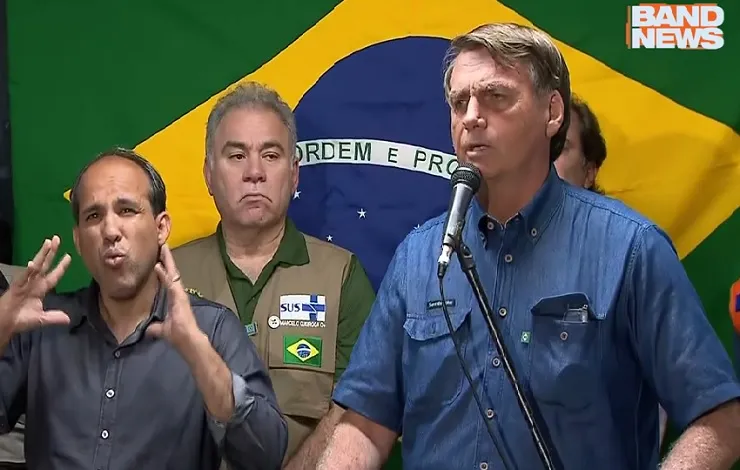 Chuva: Bolsonaro diz que recursos não vão "passar por prefeitos e governadores"