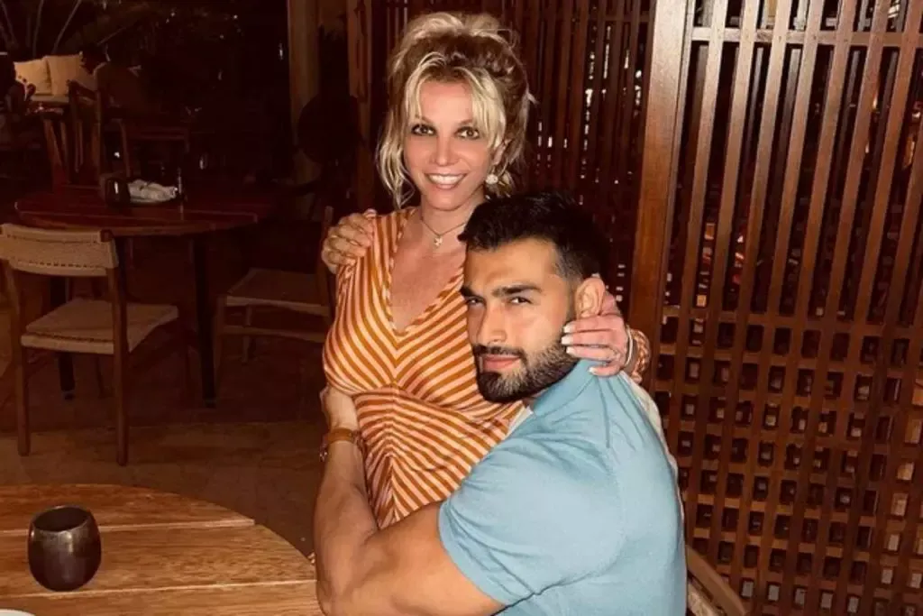 Britney Spears e Sam Asghari devem se casar nesta quinta (9)