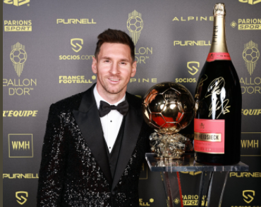 Messi recebeu a Bola de Ouro em cerimônia em Paris