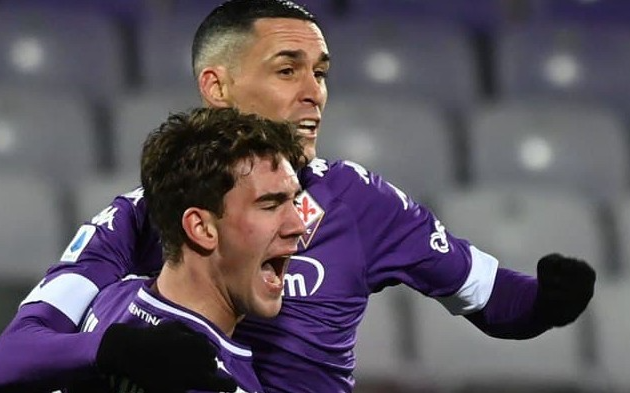 Vlahovic festeja o gol da vitória Reproução/Twitter/ACF Fiorentina