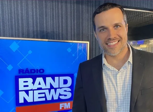 Felipe Moura é o novo âncora da rádio BandNews FM