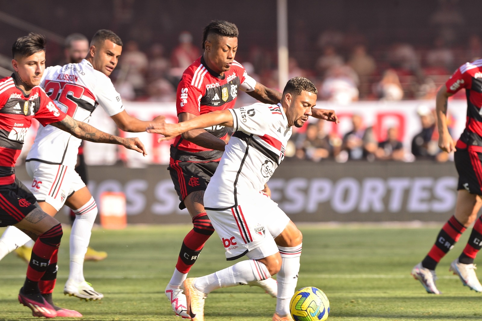 Jogo Flamengo x São Paulo agora? Saiba placar da partida ao vivo