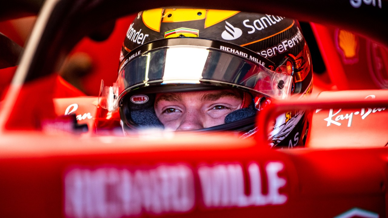 Robert Shwartzman deverá testar pela Chip Ganassi em janeiro Scuderia Ferrari