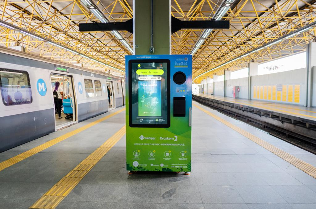 Máquinas foram instaladas em diversas estações do Metrô carioca Reprodução/Triciclo