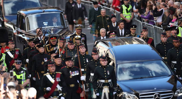 Mais de um milhão de pessoas devem participar da despedida de Elizabeth II Foto: Reuters