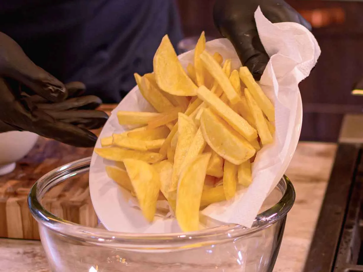 Sequinha e crocante! Saiba como fazer batata frita sem erros - Receitas - iG