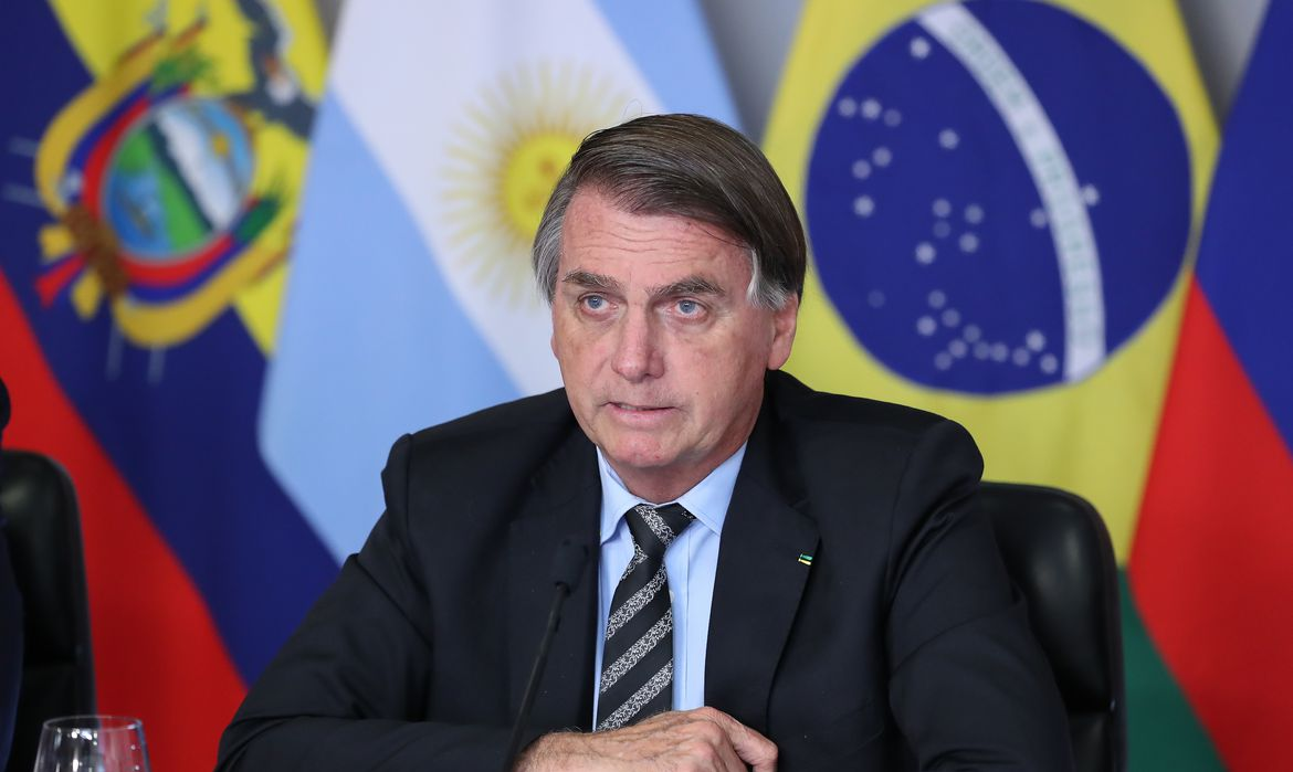 Bolsonaro recorre contra depoimento presencial determinado pelo STF