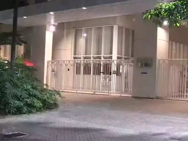 Homem dispara contra porta do quarto de enteado em prédio de bairro nobre de São Paulo