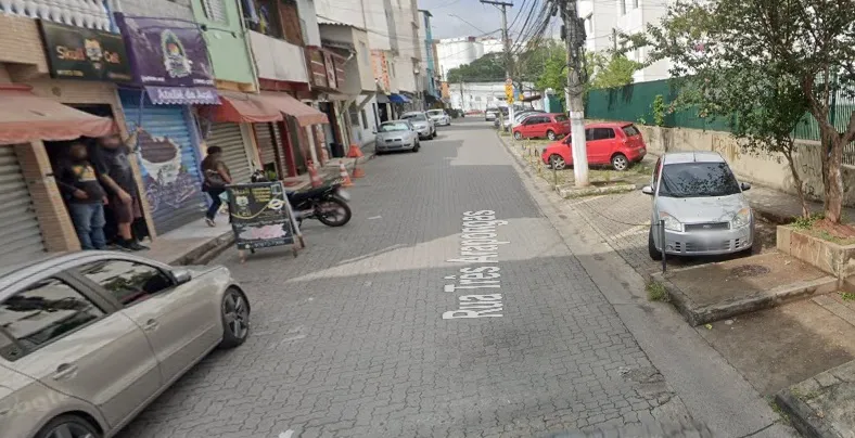 Bandidos renderam mulher em uma rua do Jaguaré