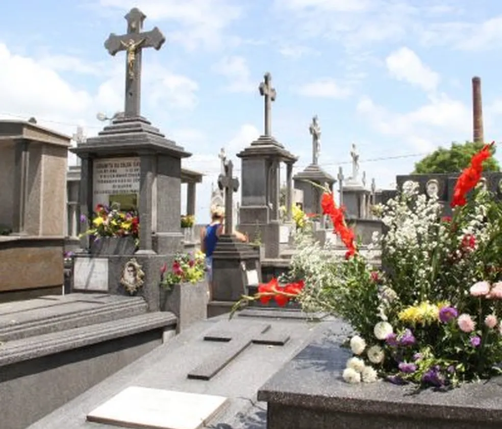 Aumento de sepultamentos no cemitério do Belém foi de 42%