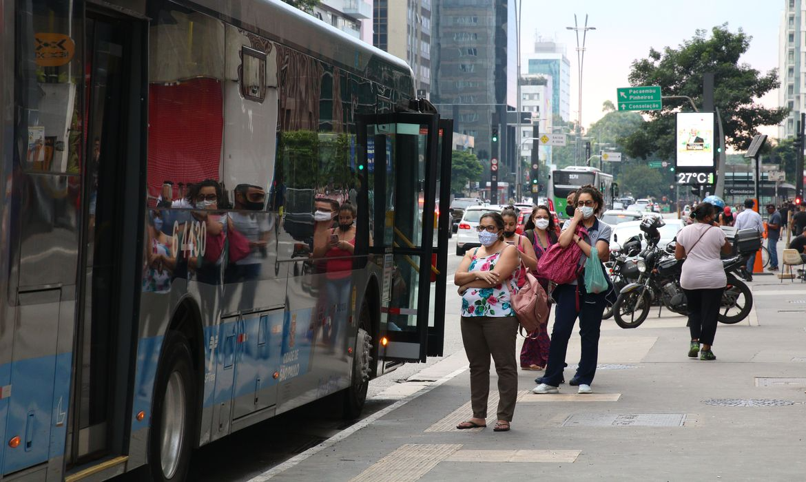 Estreia do Brasil antecipa pico dos ônibus e muda serviços em SP Foto: Agência Brasil