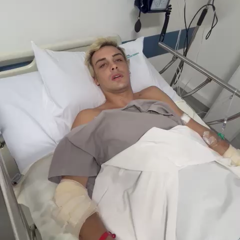 Bruno Krupp gravou o vídeo em uma maca de hospital Reprodução