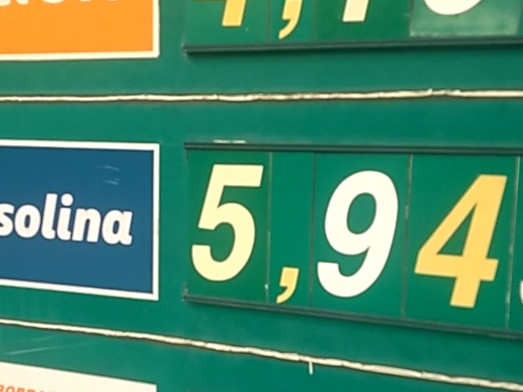 Postos da cidade estão com a gasolina a R$ 5,94 Conrado Balut