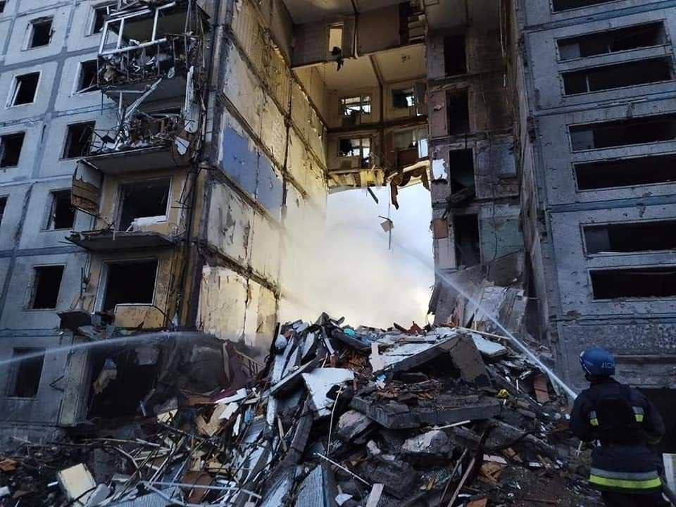 Prédio parcialmente destruído em Zaporijjia Divulgação / Ministério da Defesa da Ucrânia