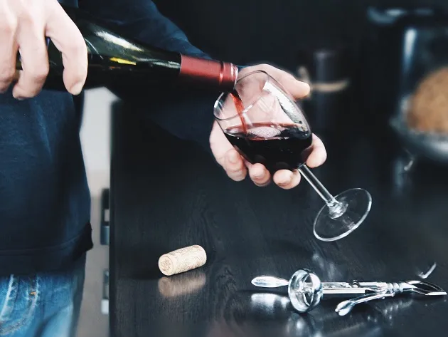 Vinhos leves e aromáticos: saiba mais sobre os famosos tintos de Borgonha, na França