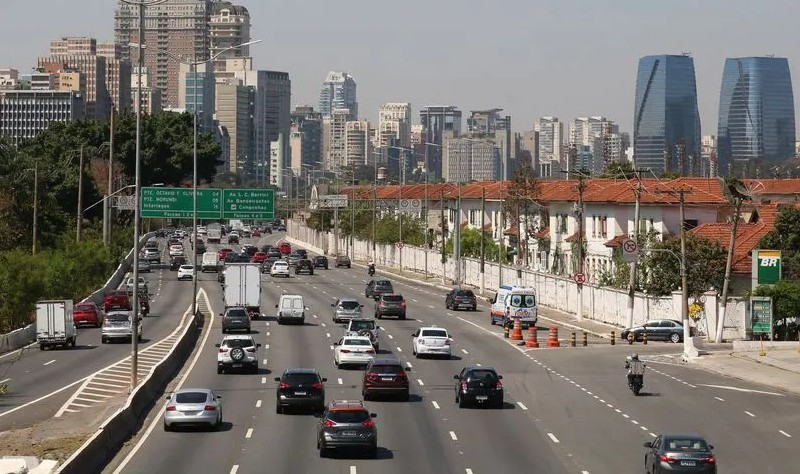 Venda de veículos acumula alta de 3,3% no ano, aponta Fenabrave Rovena Rosa/Agência Brasil