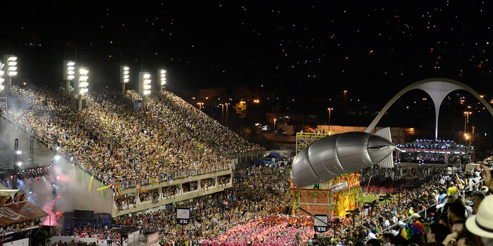 Carnaval na Sapucaí é adiado para o mês de abril