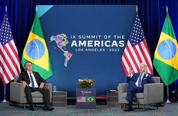 Bolsonaro e Biden em encontro formal na Cúpula das Américas  REUTERS/Kevin Lamarque