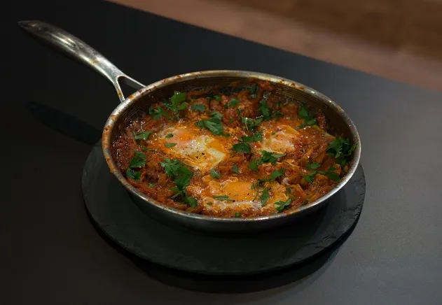 Shakshuka, ovos mollet e beneditinos: faça as receitas do MasterChef em 20 minutos