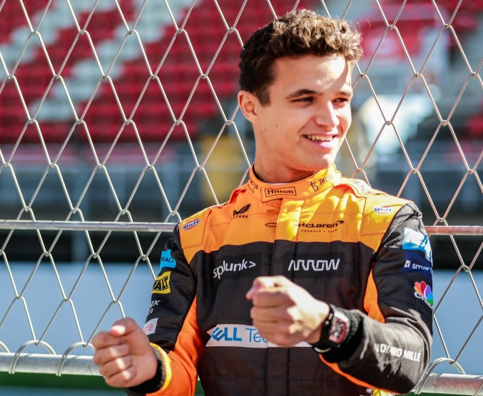 Lando Norris durante a pré-temporada da Fórmula 1 em Barcelona Divulgação/Twitter/McLaren