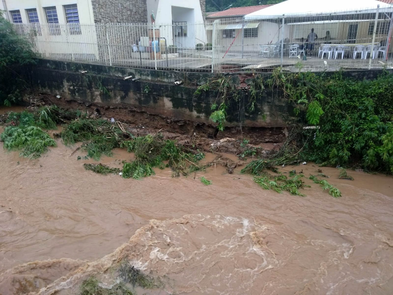 Parte do muro da Igreja São José cedeu Prefeitura de Votorantim