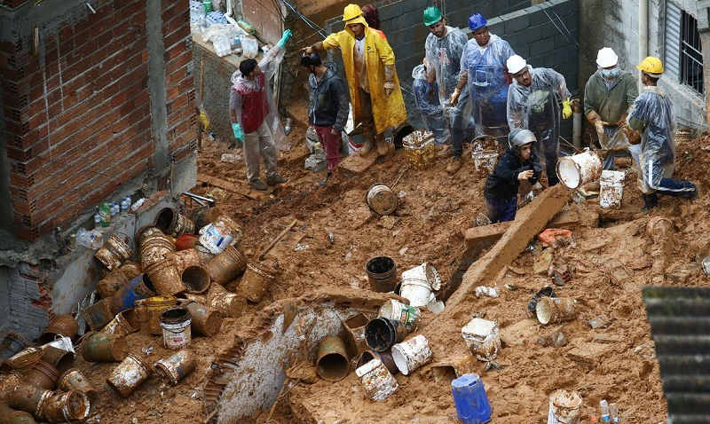 Moradores de Franco da Rocha temem tragédia devido às chuvas de verão Reuters