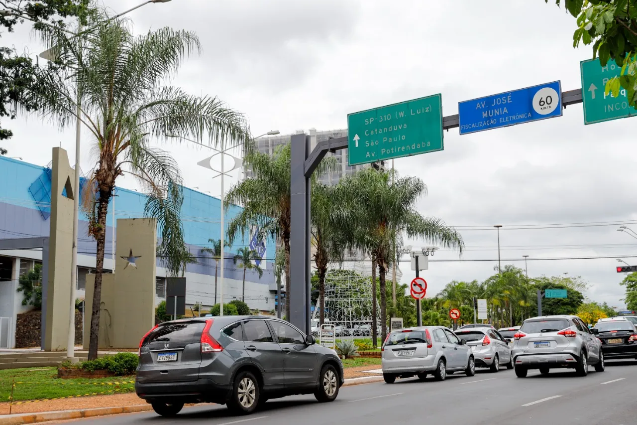 Estudos técnicos apontam desrespeito recorrente à sinalização