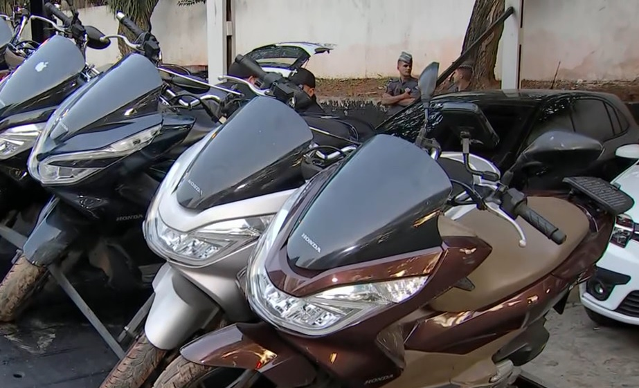Polícia recupera 8 motos roubadas que seriam vendidas em esquema de falso leilão