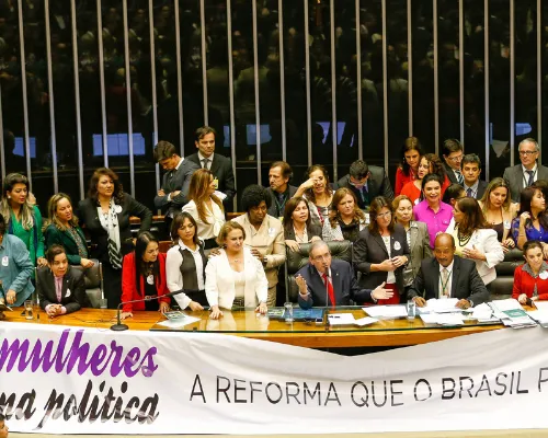 Porto Alegre lidera com mais de 30% das vagas ocupadas por mulheres