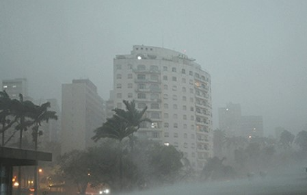 Chuva começou na noite de ontem Tempo nublado