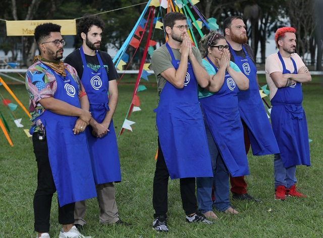 Time azul na festa junina do MasterChef Melissa Haidar/Band