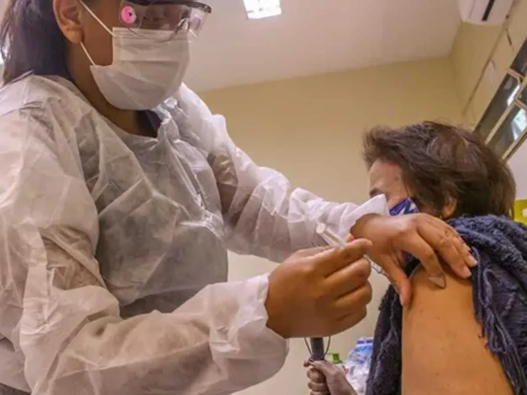 Prefeitura de SP já vacina novos grupos