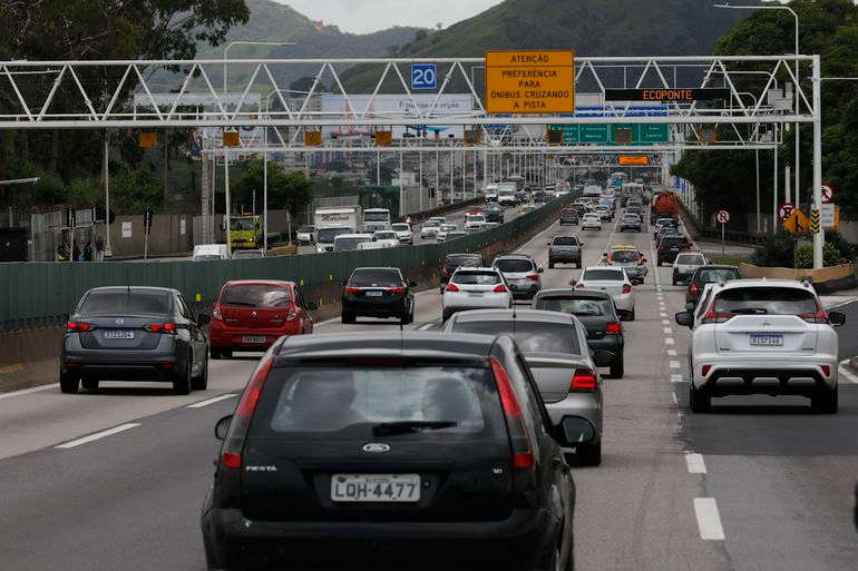 Mais de 1,7 milhão veículos devem passar pela Ponte Rio-Niterói até 2 de janeiro Fernando Frazão/Agência Brasil