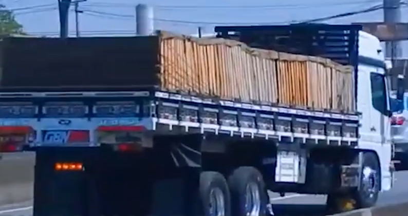 Alteração em eixo traseiro de caminhão aumenta risco de acidentes