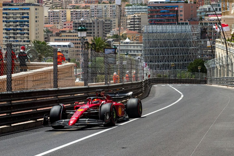 Pérez e Sainz batem no fim, e Leclerc conquista a pole para o GP de Mônaco