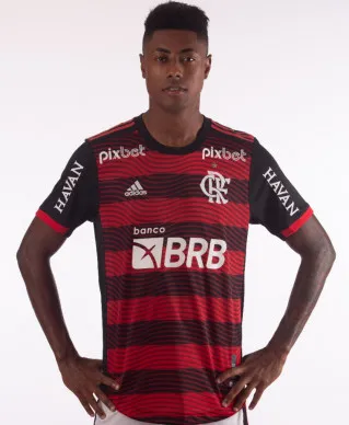 Atacante Bruno Henrique do Flamengo vai passar por cirurgia no joelho direito