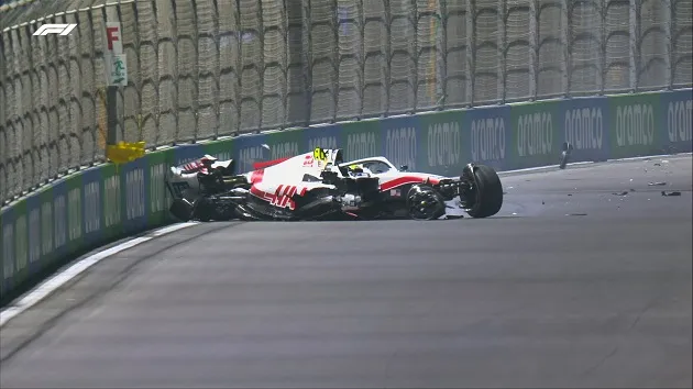 Mick Schumacher bate forte na classificação para o GP da Arábia Saudita