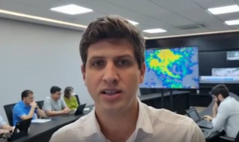 Prefeito do Recife fala sobre estragos provocados pelas chuvas: “Prioridade é salvar vidas