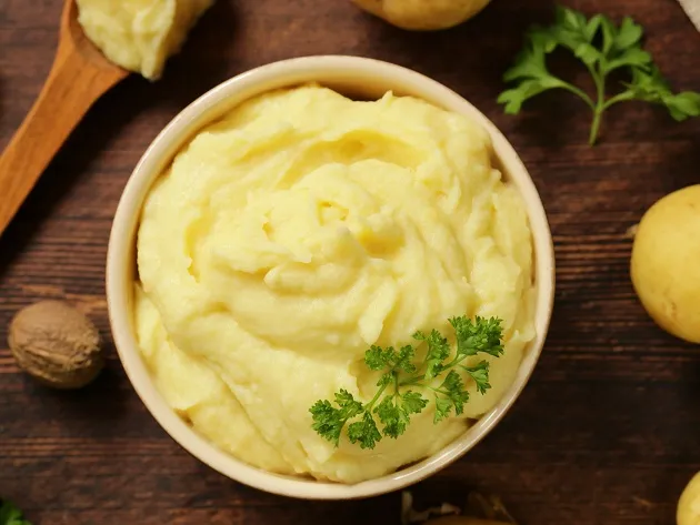 Purê de batata pode ficar mais cremoso com creme de leite