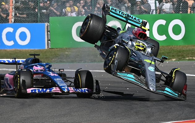 Lewis Hamilton e Fernando Alonso batem na Bélgica F1